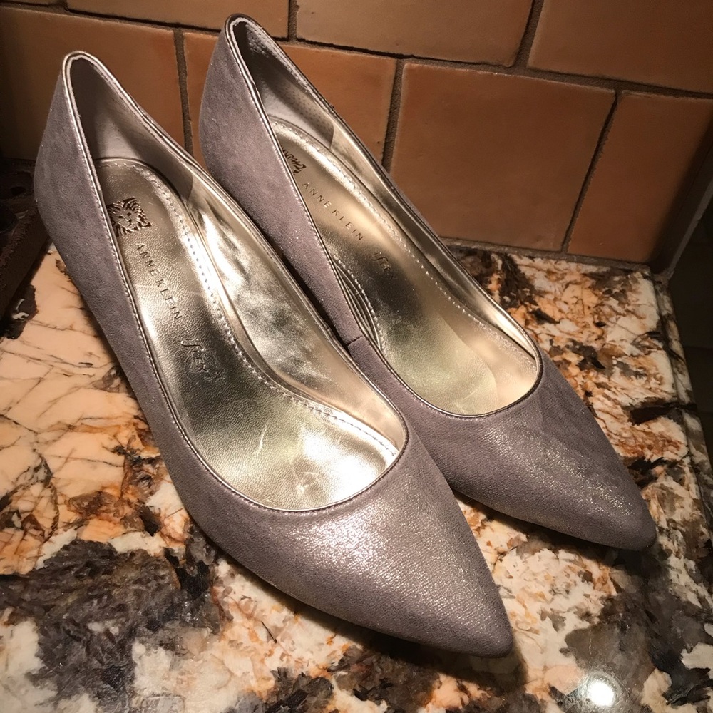 Super Comfortable Silver Iflex Anne Klein Shoes